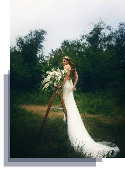 lovely wedding dress with long train 